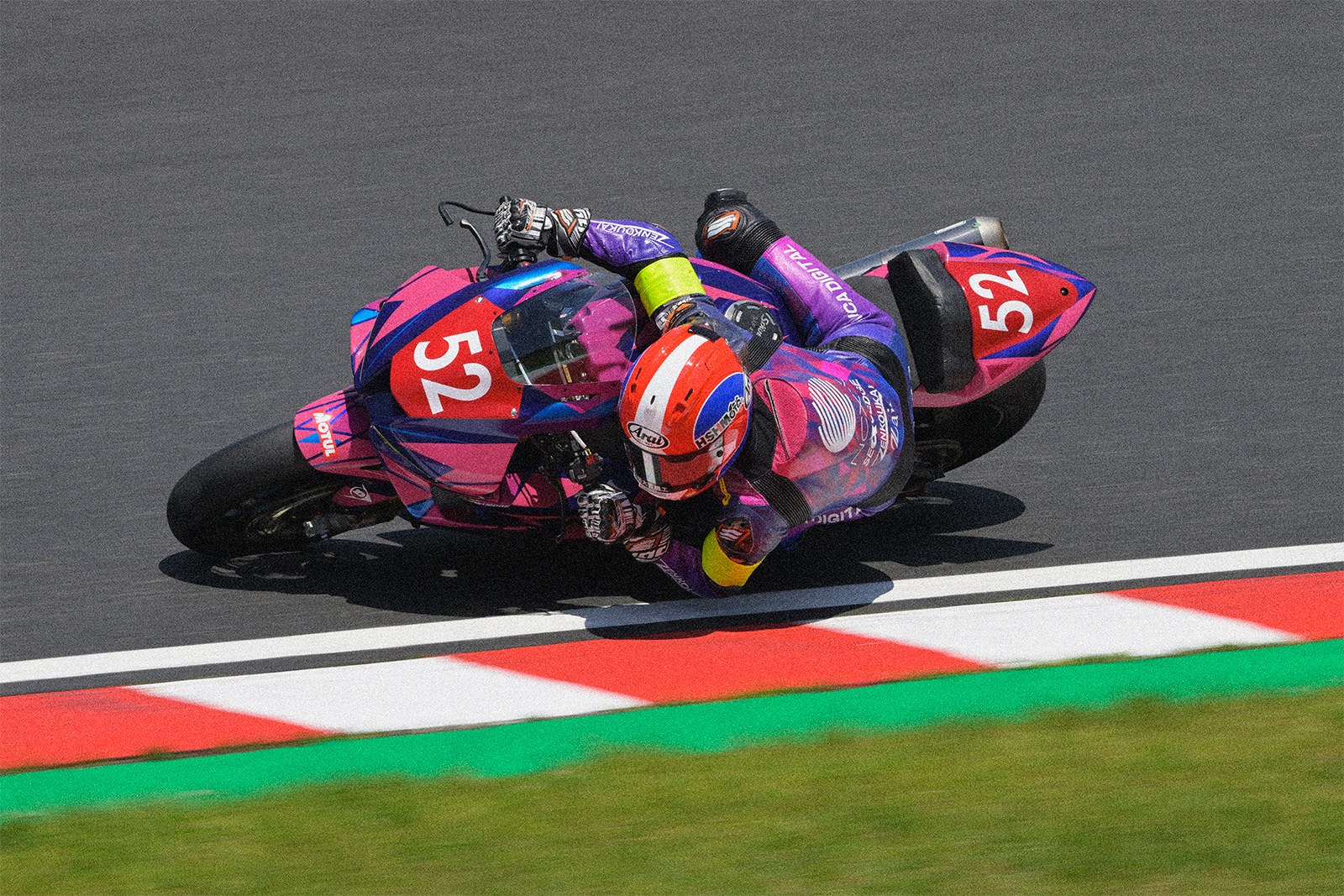 安定した走りでチームをけん引、亀井雄大がSSTクラス制覇。